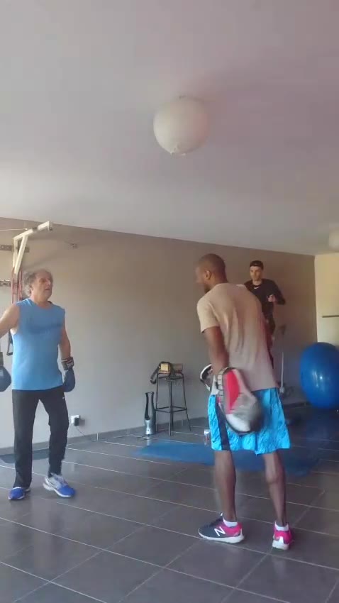 Séance de coaching individuel aux pattes d'ours avec un client